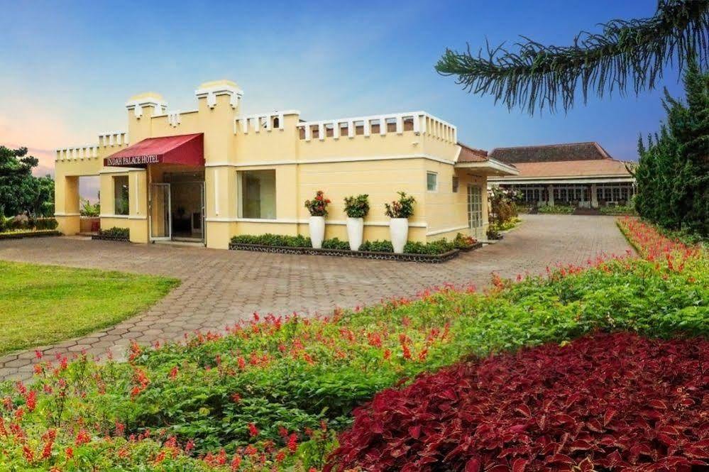 Hotel Indah Palace Tawangmangu Buitenkant foto