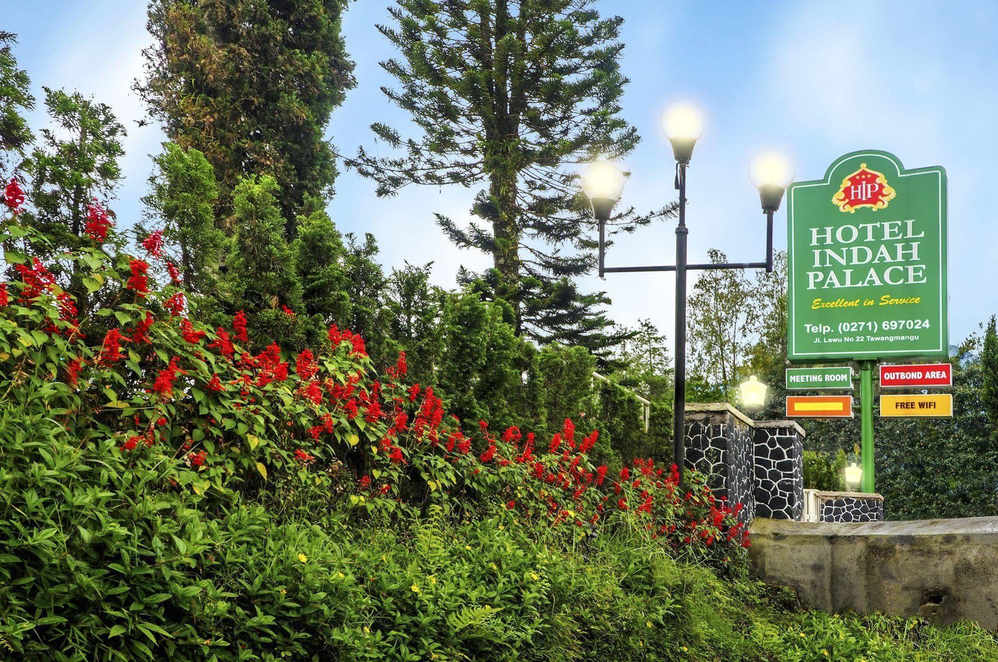 Hotel Indah Palace Tawangmangu Buitenkant foto